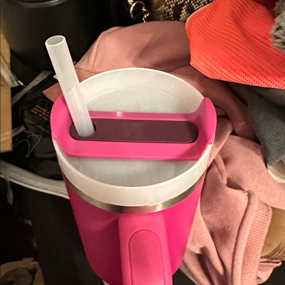 Stanley Vibrant Pink H2.0 Tumbler - Picture 6 of 8